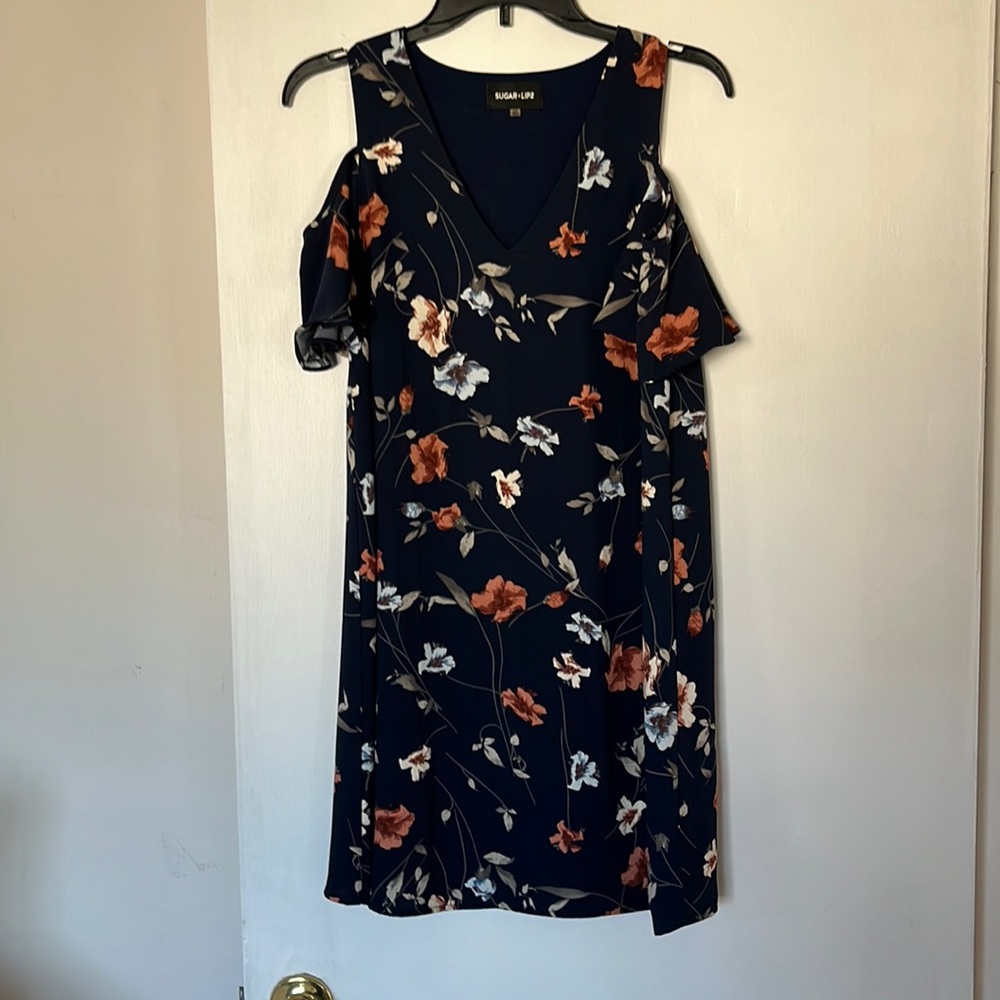 Cold shoulder short sleeve shift dress